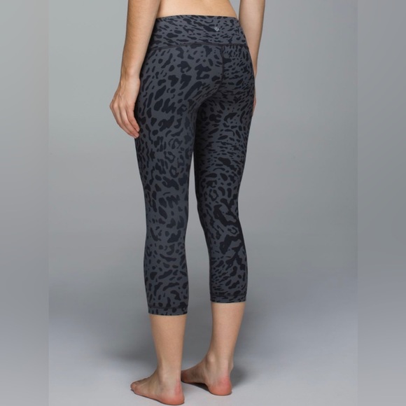 Lululemon Wunder Under Crop II
Animal Swirl Deep Coal Light - Picture 2 of 6